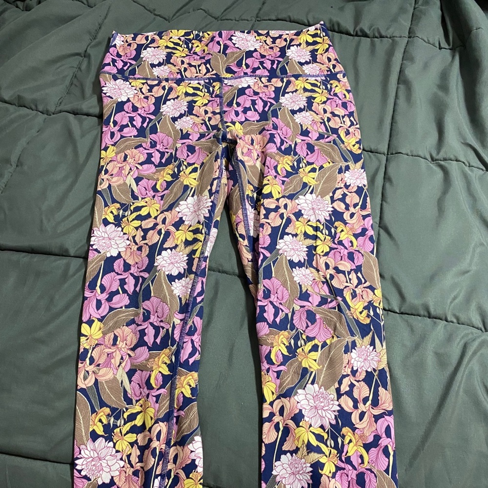 Navy floral 7/8 leggings